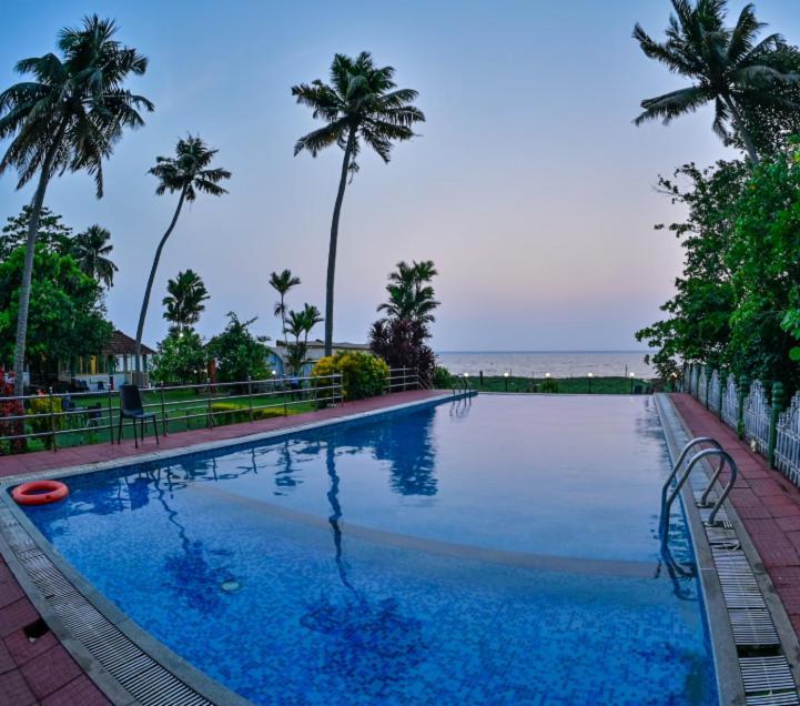 Paradise Heritage Resort Кумараком Экстерьер фото